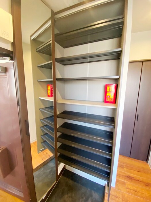 物件内観写真13　(靴箱)