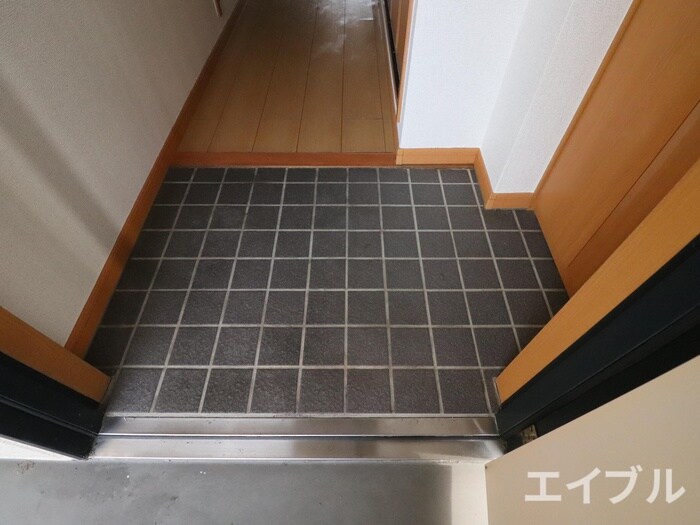 物件内観写真10　(玄関)