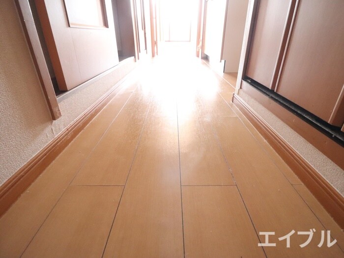 物件内観写真12　(廊下)