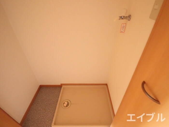 物件内観写真13　(洗濯機置場)