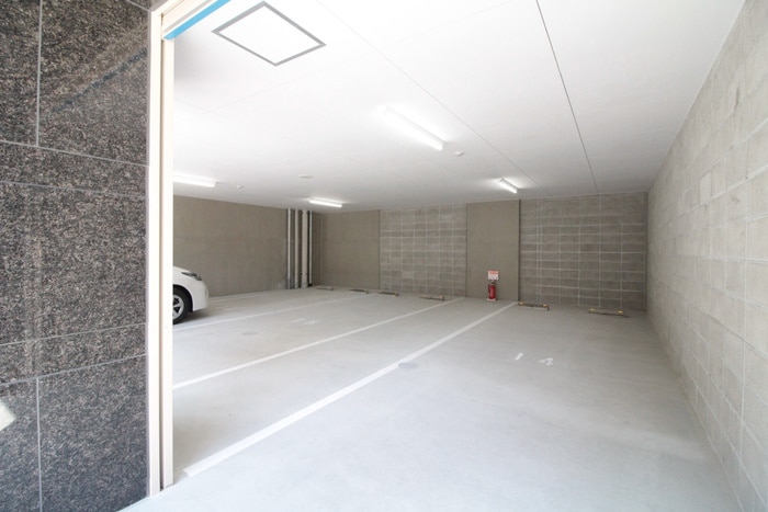 物件外観写真4　(駐車場)