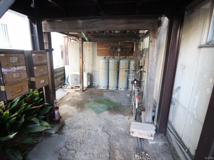 物件外観写真3　(駐輪場)