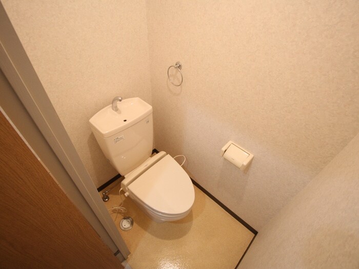物件内観写真8　(トイレ)