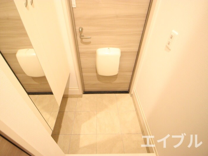 物件内観写真17　(玄関)