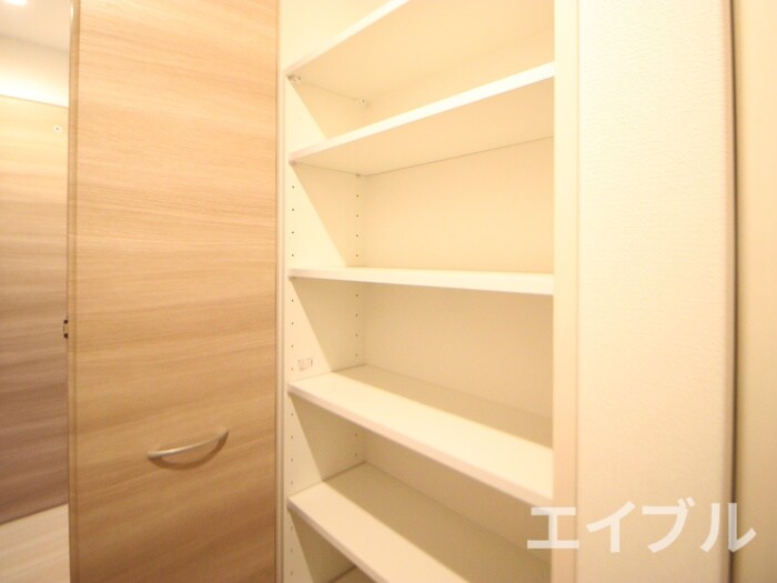 物件内観写真18　(収納)