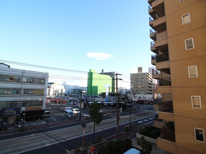 物件内観写真16　(室内からの展望)