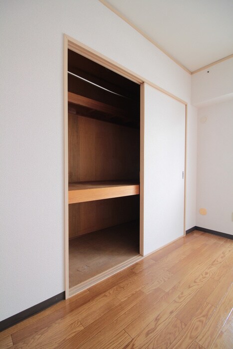 物件内観写真12　(収納)