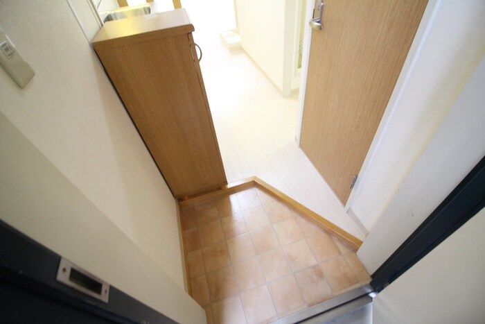 物件内観写真13　(玄関)