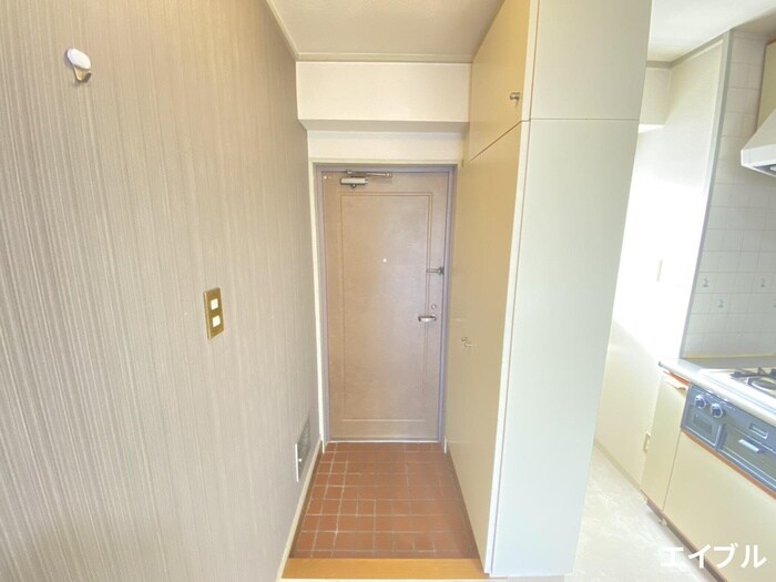 物件内観写真13　(玄関)