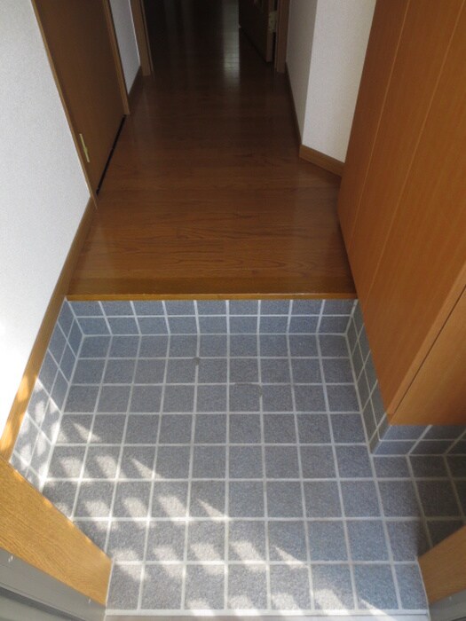 物件内観写真15　(玄関)