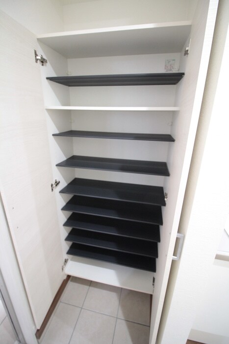 物件内観写真13　(靴箱)