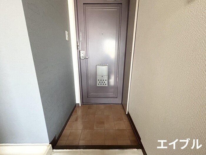 物件内観写真18　(玄関)