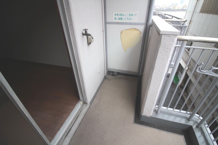 物件内観写真12　(洗濯機置場)