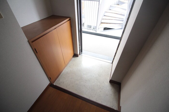 物件内観写真14　(玄関)