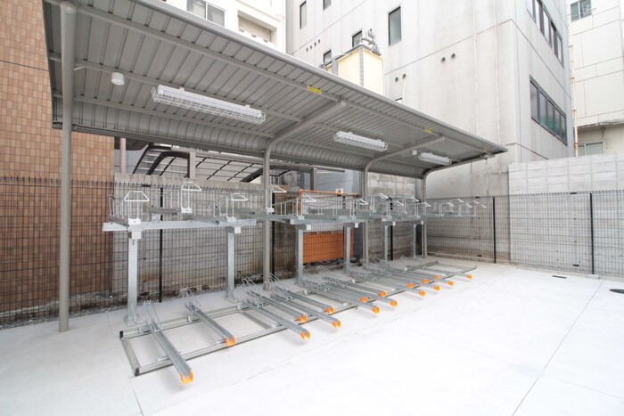 物件外観写真4　(駐輪場)