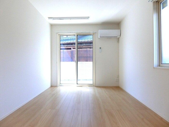 物件内観写真8　(居室)