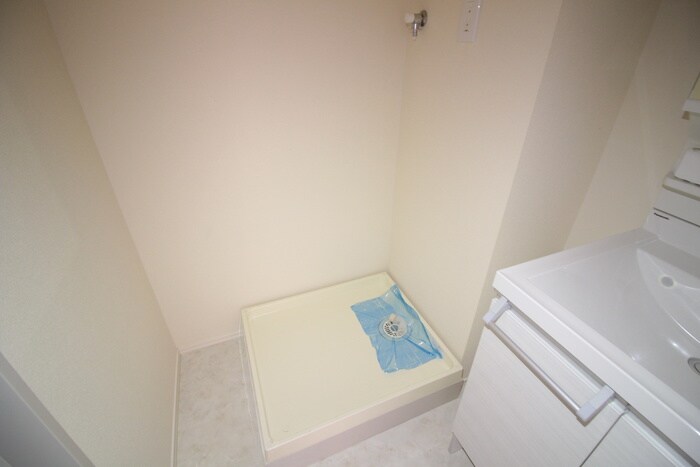 物件内観写真12　(洗濯機置場)