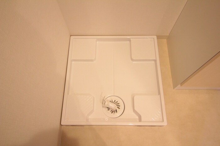 物件内観写真12　(洗濯機置場)