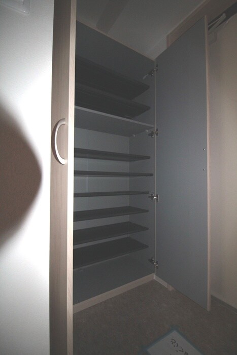 物件内観写真16　(収納)