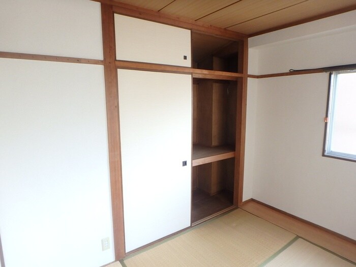 物件内観写真12　(収納)