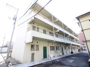 中岡マンション外観写真
