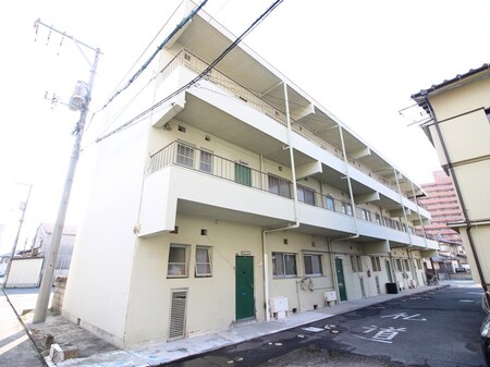 中岡マンション外観写真