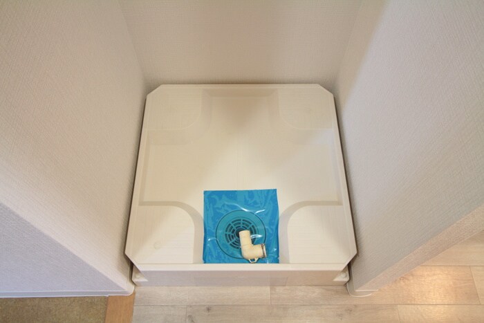 物件内観写真16　(洗濯機置場)