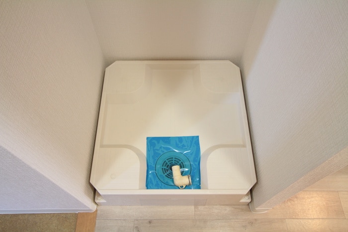 物件内観写真16　(洗濯機置場)