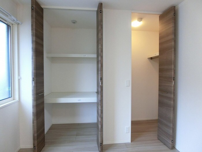 物件内観写真13　(収納)