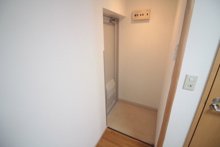 物件内観写真14　(玄関)