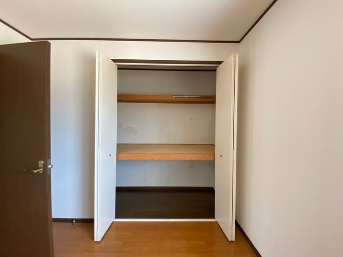 物件内観写真12　(収納)
