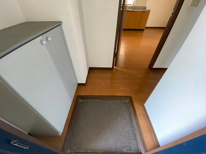 物件内観写真13　(玄関)