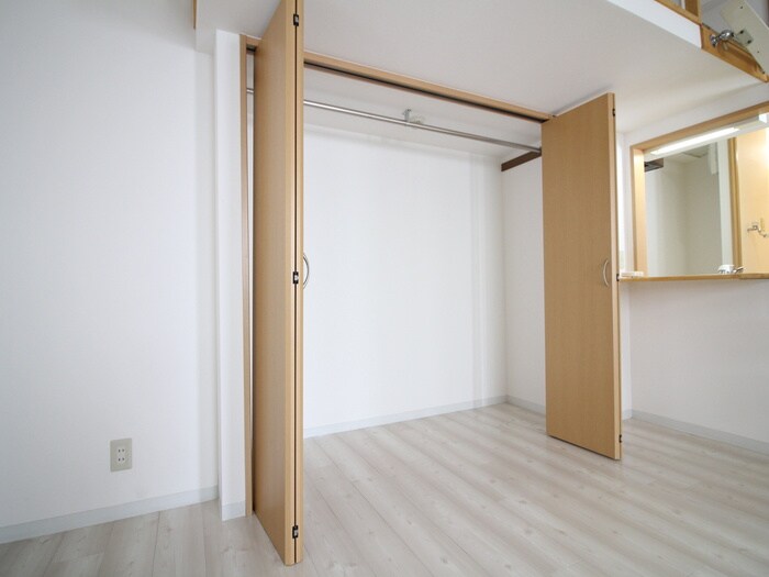 物件内観写真12　(収納)