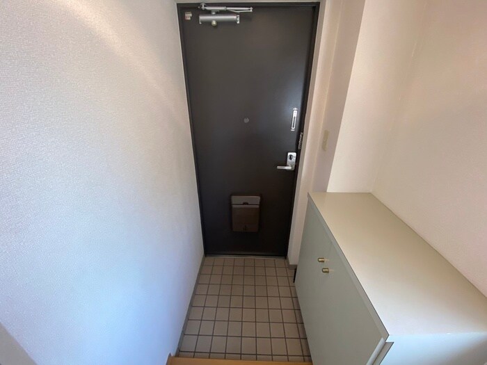 物件内観写真15　(玄関)