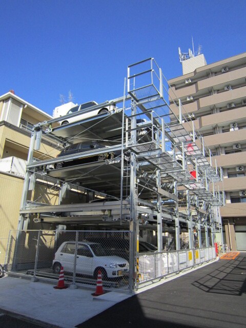 物件外観写真3　(駐車場)