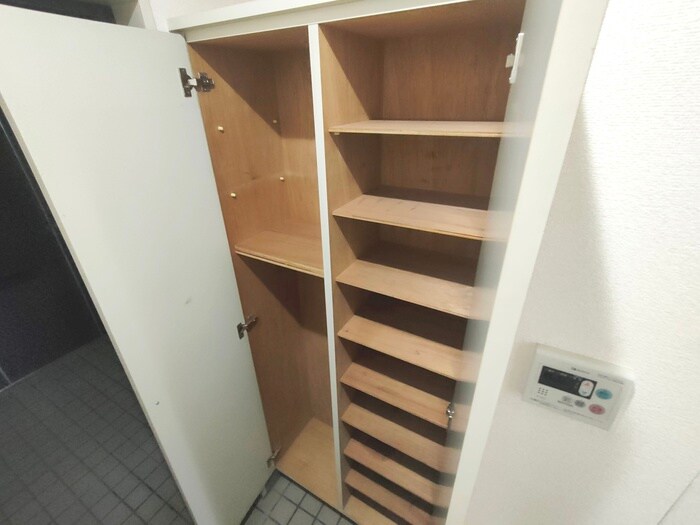 物件内観写真11　(靴箱)