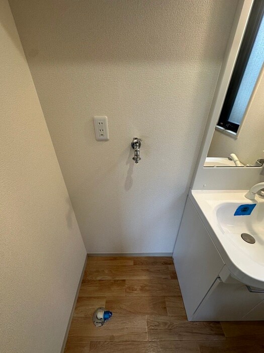 物件内観写真16　(洗濯機置場)