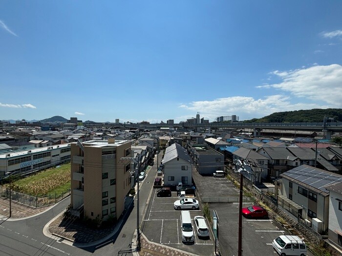 物件内観写真15　(室内からの展望)