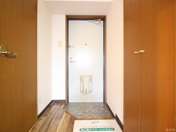 物件内観写真17　(玄関)