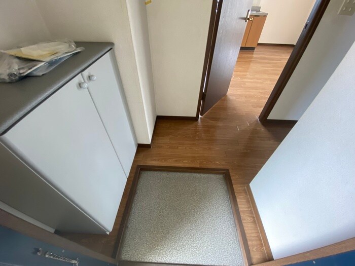 物件内観写真13　(玄関)