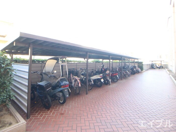 物件外観写真3　(駐輪場)