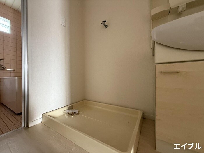 物件内観写真13　(洗濯機置場)