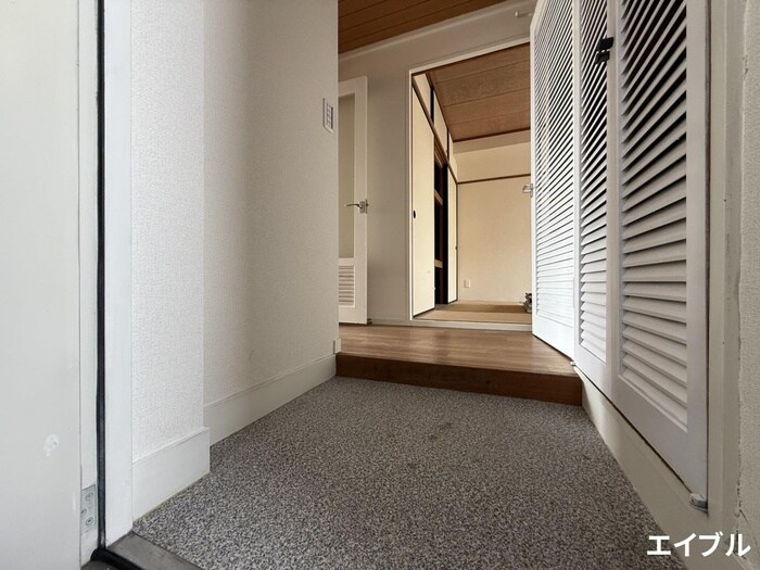 物件内観写真18　(玄関)
