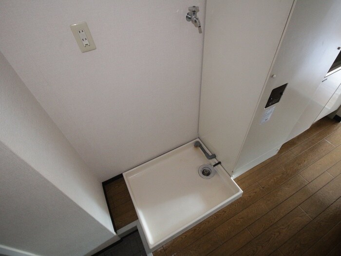 物件内観写真14　(洗濯機置場)