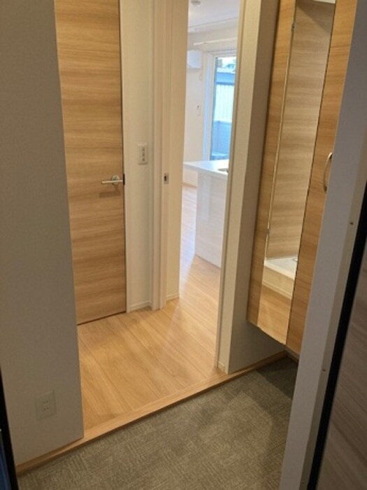 物件内観写真14　(玄関)
