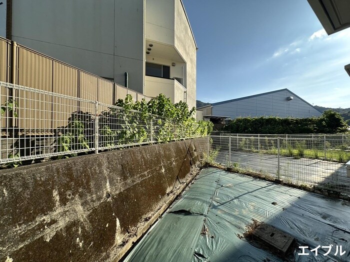 物件内観写真12　(室内からの展望)