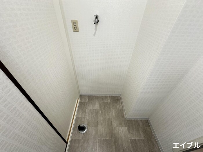 物件内観写真15　(洗濯機置場)