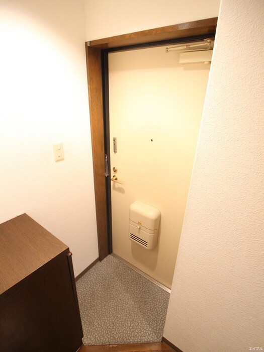 物件内観写真12　(玄関)