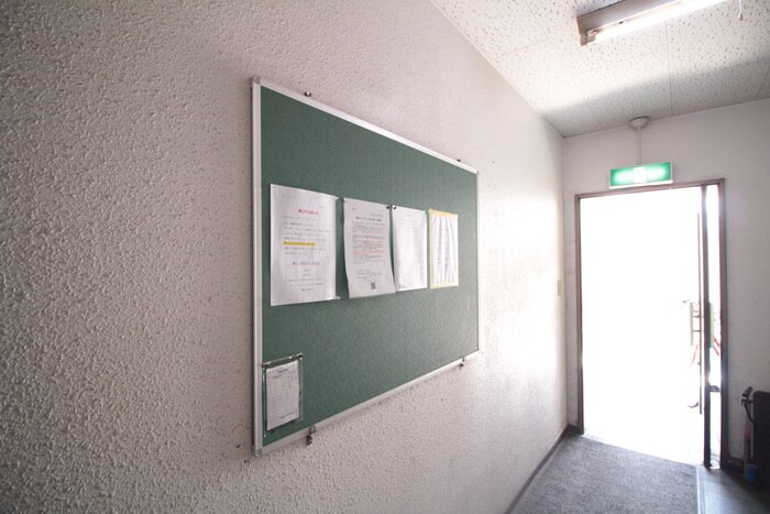 物件外観写真6　(エントランス部分)