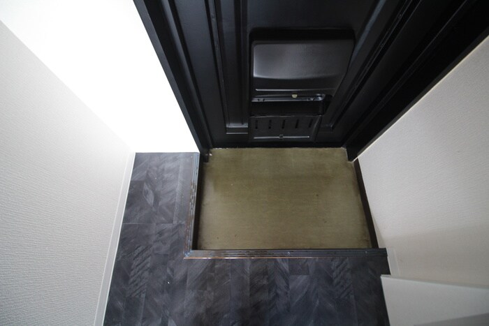 物件内観写真10　(玄関)